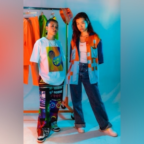 BRAND NEW! Dave & Buster's x Bobblehaus Shirt Sz S,XL Unisex White - Picture 2 of 4